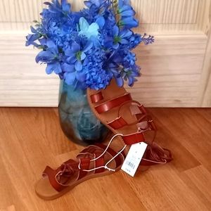 1️⃣7️⃣ 🆕️NWT Women's  tie up sandals 👡